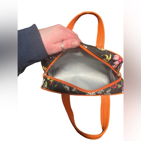 NWOT Kenneth Cole Reaction Floral Cosmetic Bag - Picture 3 of 10